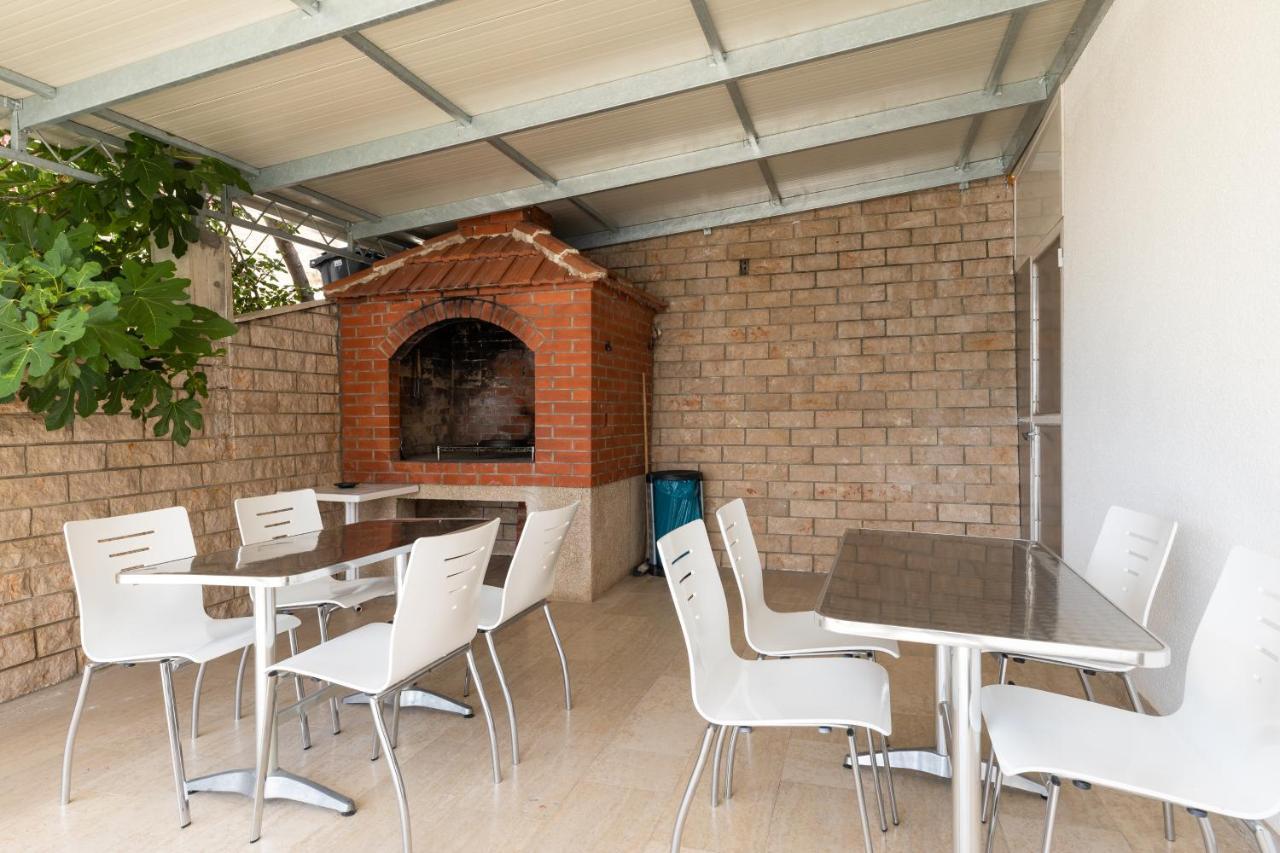 דוגי ראט Apartments By The Sea Duce, Omis - 2992 מראה חיצוני תמונה