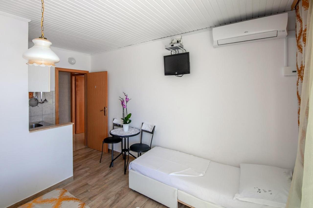 דוגי ראט Apartments By The Sea Duce, Omis - 2992 מראה חיצוני תמונה